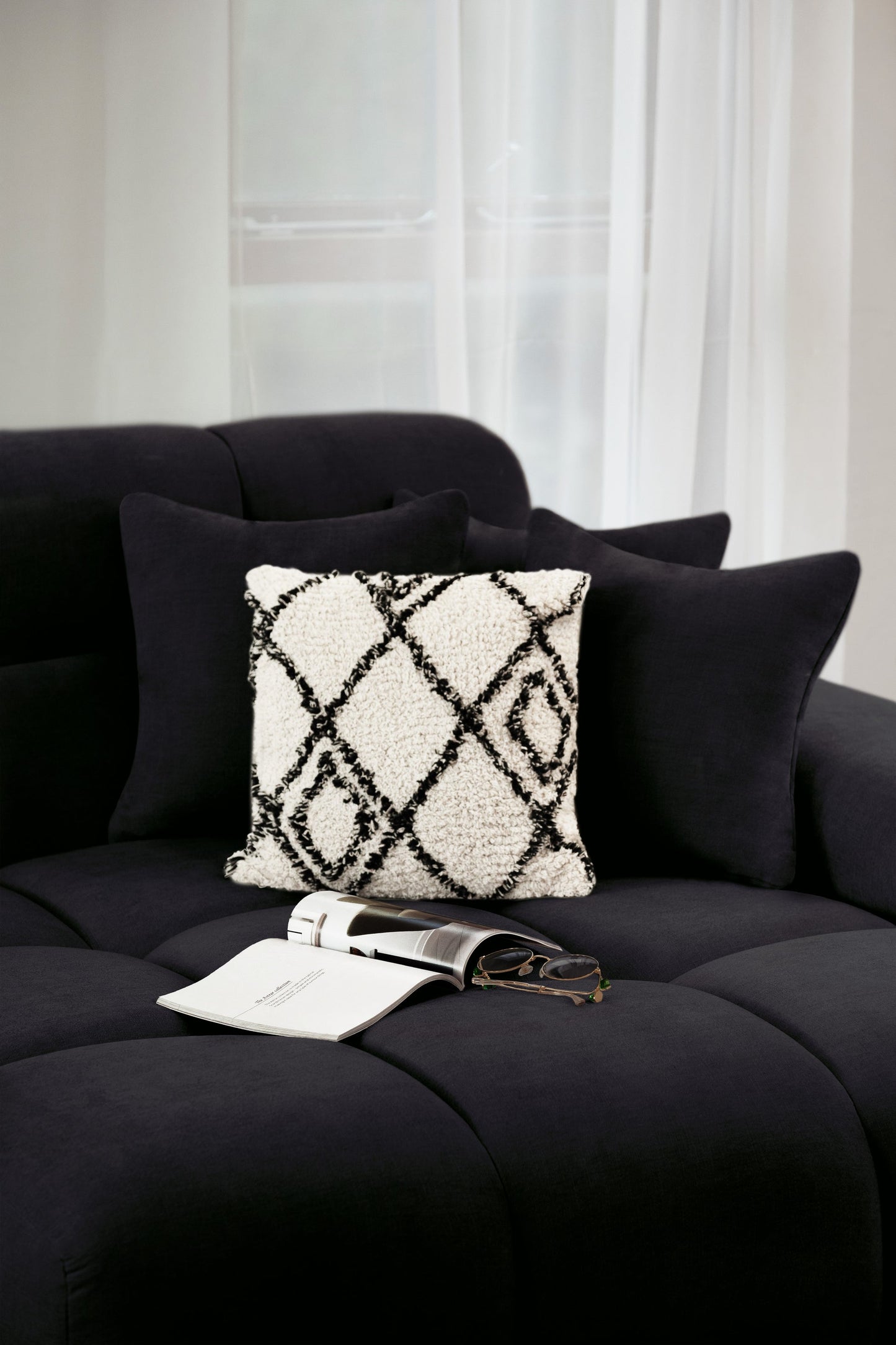 Jacob Sofa Black Left Hand Facing Corner